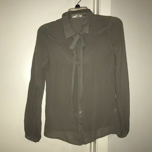 Sheet button down